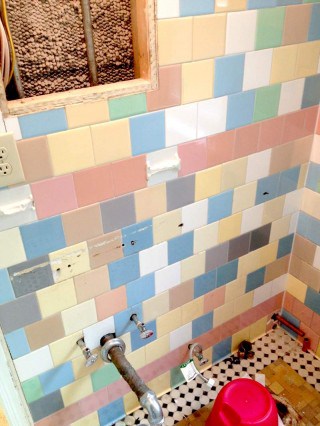 6 Different colors used in this tile wall.