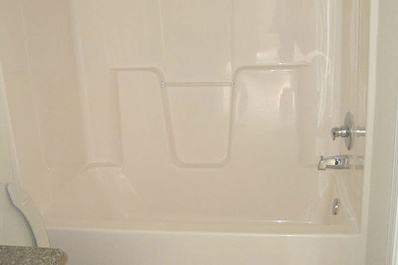 Bathtub Refinishing Damage Cost Guide, How Much Does It Cost To Refinish A Fiberglass Bathtub