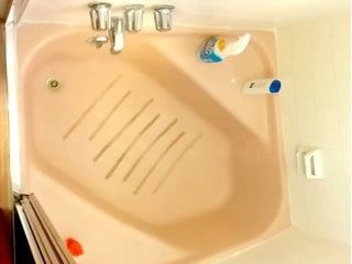 Out-dated color garden bathtub before