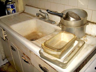 Kitchen sink needing refinishing