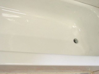 Bathtub refinished with TubPotion Coatings